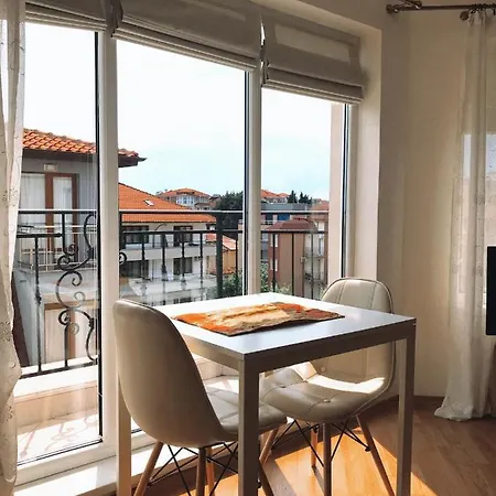Livia Boutique 4* رافدا