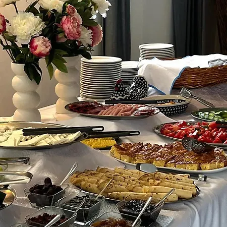 Livia Boutique 4* رافدا