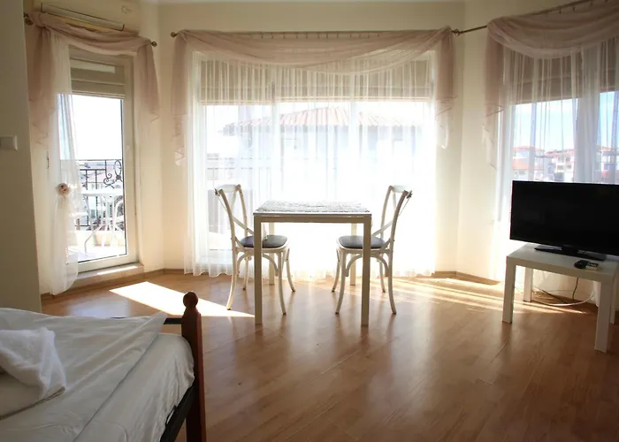 Livia Boutique 4* Равда